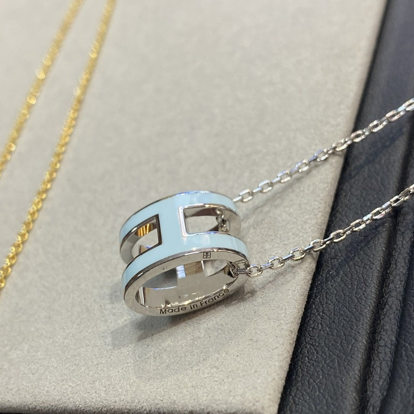 [Eternal Jewelry]POP H LIGHT BLUE NECKLACE
