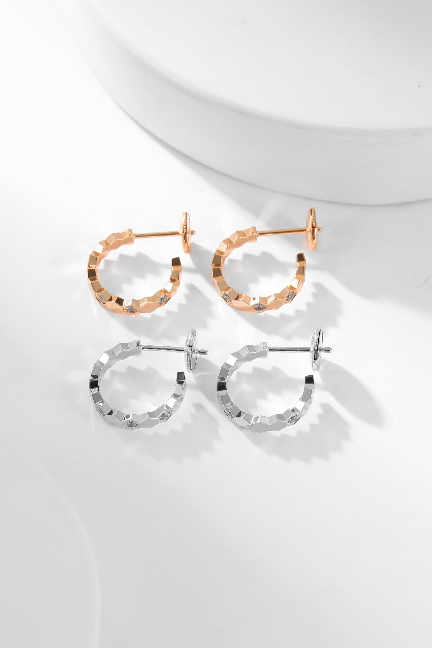 [Eternal Jewelry]BEE LOVE DIAMOND HOOP EARRINGS