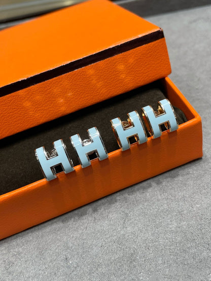 [Eternal Jewelry]POP H SKY BLUE STUD EARRINGS