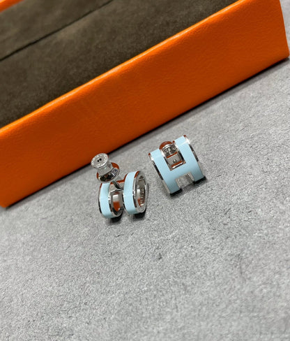 [Eternal Jewelry]POP H SKY BLUE STUD EARRINGS