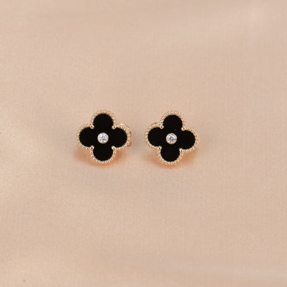 [Eternal Jewelry]CLOVER MEDIUM 1 MOTIFS ONYX DIAMOND EARRINGS