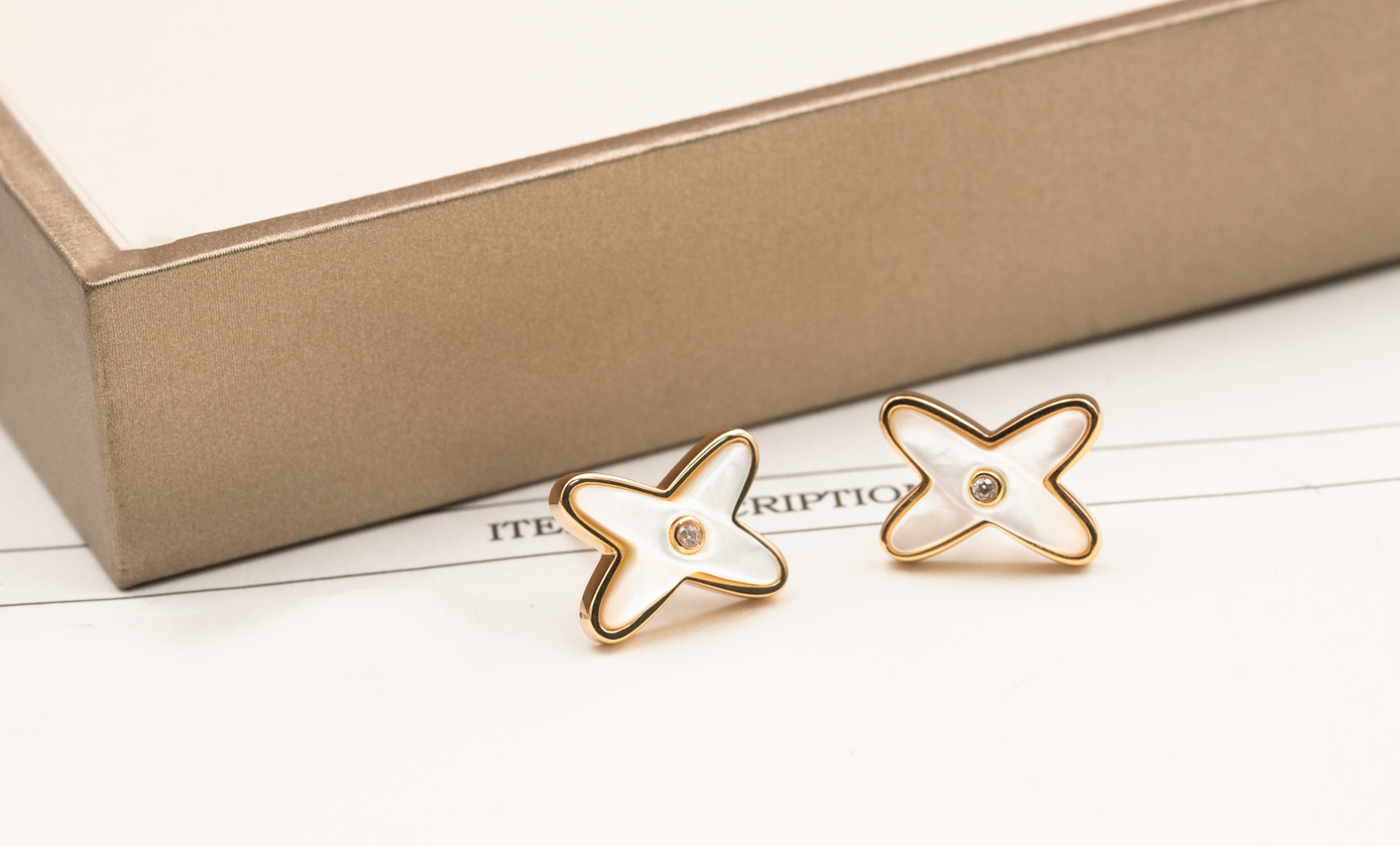 [Eternal Jewelry]JEUX DE WHITE MOP ROSE GOLD DIAMOND EARRINGS