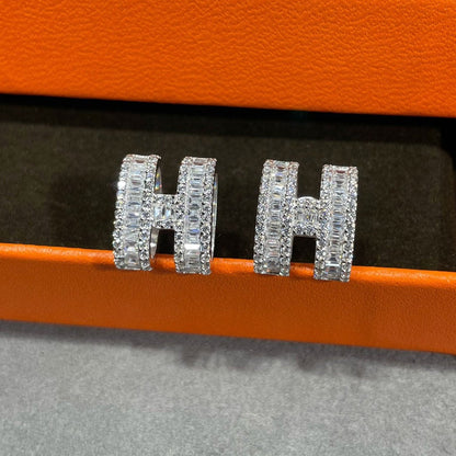 [Eternal Jewelry]H STUD EARRINGS WITH SILVER DIAMONDS